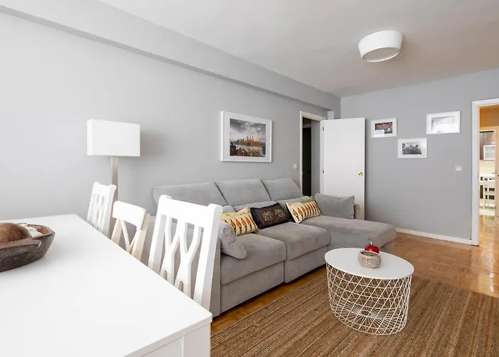 Midtown Rosalia Daire Vigo